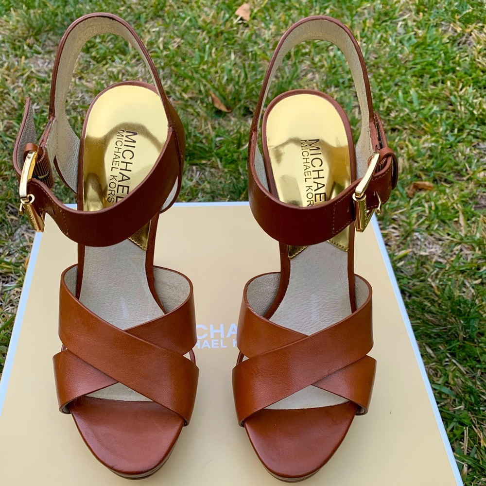 Michael Kors NEVER WORN!!